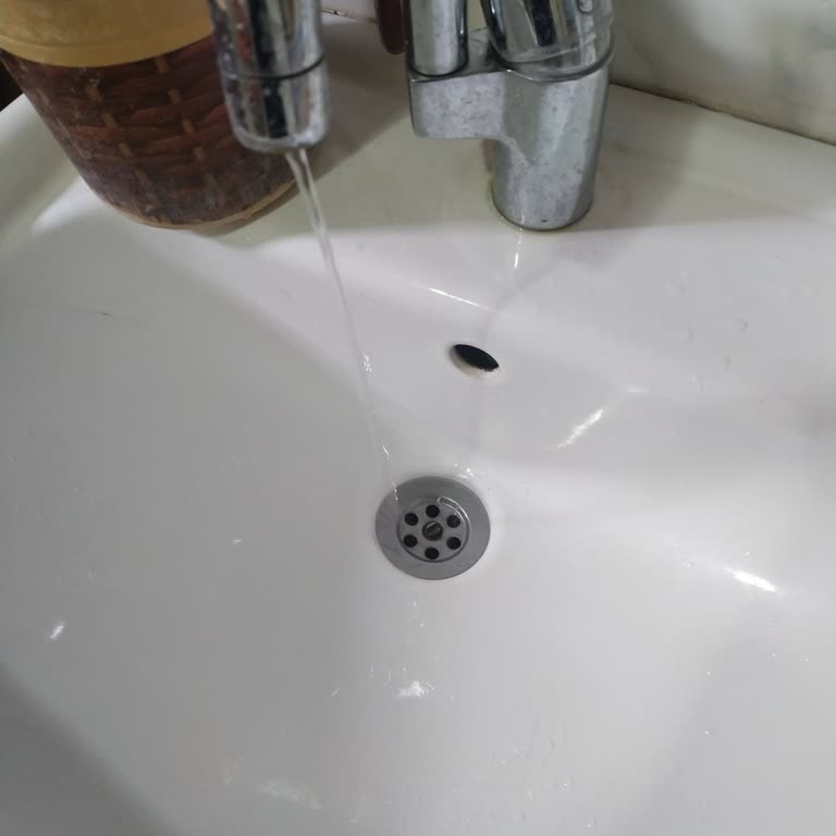 Van Vaski Cumhuriyet Mahallesi'nde Sürekli Su Kesintileri Ve Bayram Günü Kesintisi