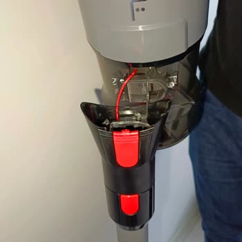 İlk Kullanımda Kırılan Fakir Süpürge Ve Mağaza İle Servisin İade Reddi