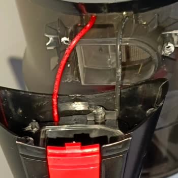 İlk Kullanımda Kırılan Fakir Süpürge Ve Mağaza İle Servisin İade Reddi