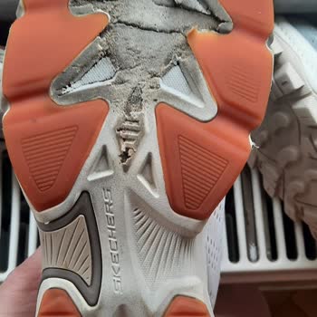 Skechers Ayakkabısının Tabanı Altı Ayda Eridi Ve Tam İade Talebi