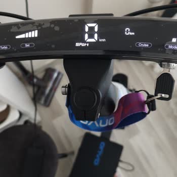 İki Yeni Scooter Şarj Olmuyor, Hemen Değişim İstiyorum