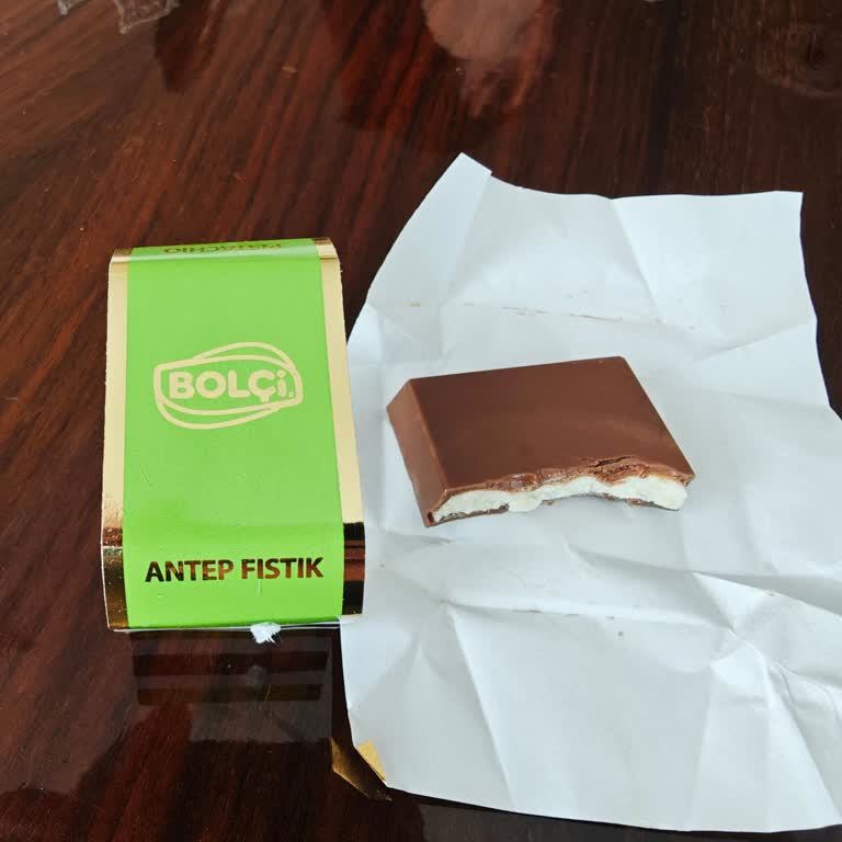 Antep Fıstıklı Çikolata Etiketi Yanıltıcı İçinde Fıstık Yok