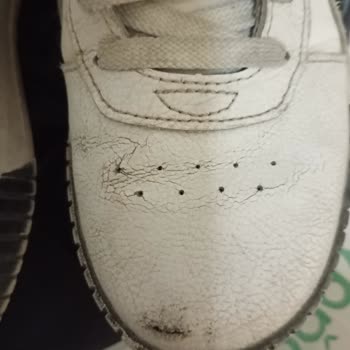 Diyarbakır In Street Mağazasından Aldığım Ayakkabının Kısa Sürede Çatlaması Ve Boya Soyulması