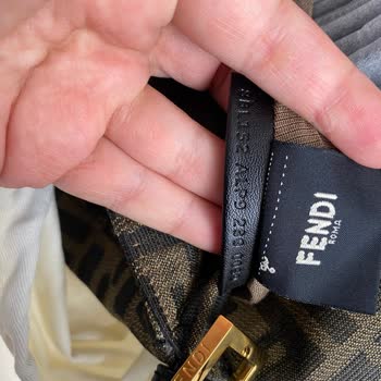 Dolap Fendi Yüksek Bir Ücret Ödedim Ancak Elime Ulaştığında Ürünün Sahte Olduğunu Fark Ettim