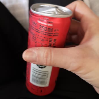 Coca-Cola Zero Tenekelerinin Hasar Görmesi Tüketiciyi Endişelendiriyor