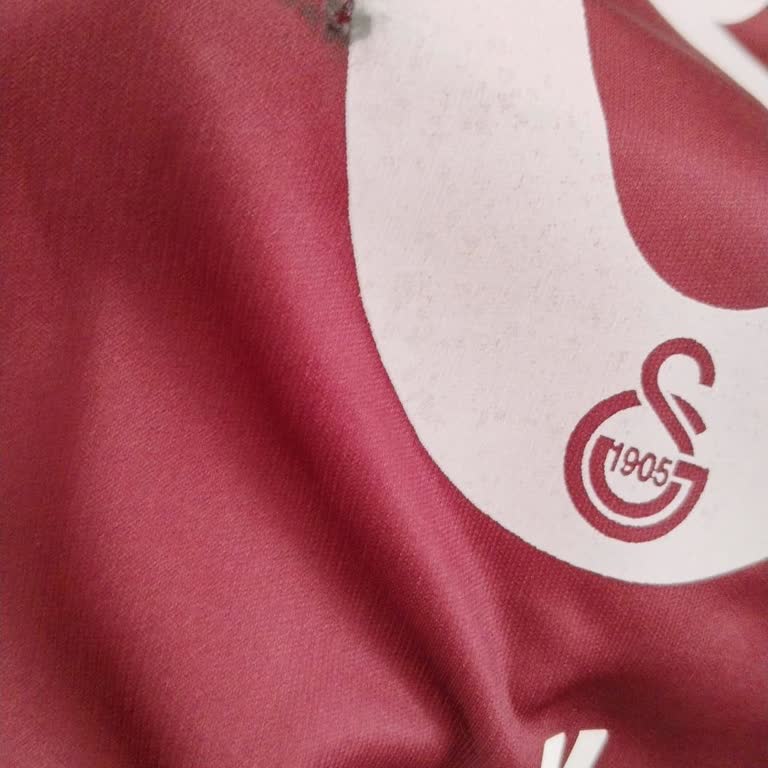 Hasarlı Gelen Galatasaray Forması Ve Satıcının Cevapsız Tutumu