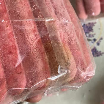 Açılmamış Ve Son Tüketim Tarihi Geçmemiş Pesotti Çilekli Kedi Dili Küflendi