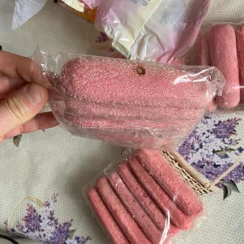 Açılmamış Ve Son Tüketim Tarihi Geçmemiş Pesotti Çilekli Kedi Dili Küflendi