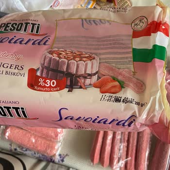 Açılmamış Ve Son Tüketim Tarihi Geçmemiş Pesotti Çilekli Kedi Dili Küflendi