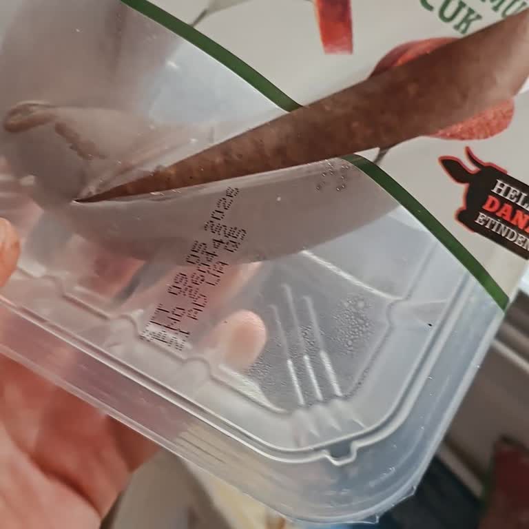 Küflü Sucuk İçin Sağlık Endişesi Ve İade Talebi