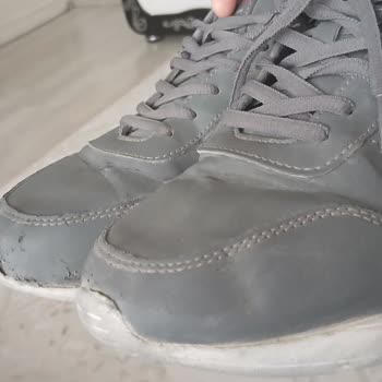 Kinetix Spor Ayakkabısında Üretim Hatası: Değişim Talebi