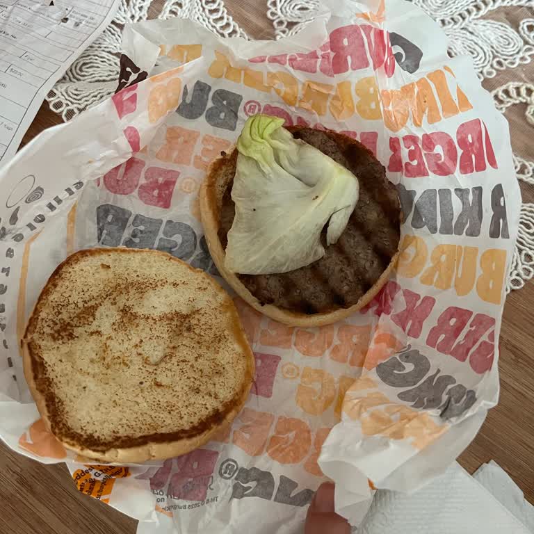 Eksik Malzemeler Ve Garip Tadıyla Cheeseburger Şikayetim