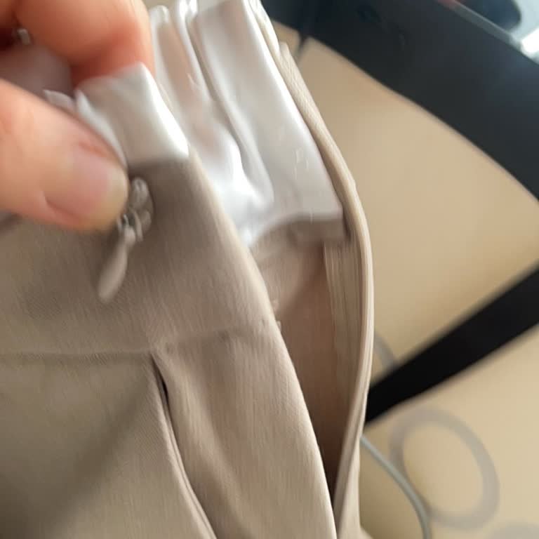 Zara Eskişehir Mağazasından Aldığım Pantolonun İlk Kullanımda Fermuarı Yırtıldı