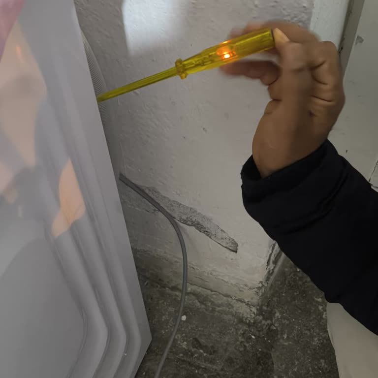 Elektrik Çarpması Riski Ve Devir Farkı Olan Çamaşır Makinesi İade Talebi