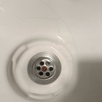 Kılcal Çizik Ve Çatlak Sorunu Nedeniyle Lavabo Değişim Talebi