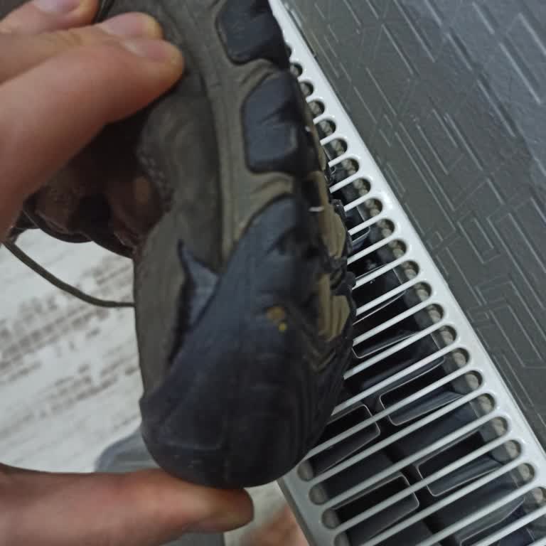 Keen Botunun Su Geçirmezliği Yırtıldı Ve Cevap Almıyor