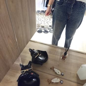 Yeni Alınan Pantolon Birkaç Saatte Esnedi Ve Formunu Yitirdi