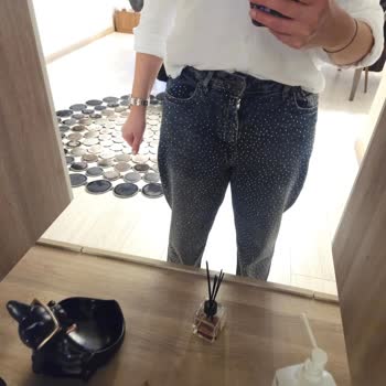 Yeni Alınan Pantolon Birkaç Saatte Esnedi Ve Formunu Yitirdi