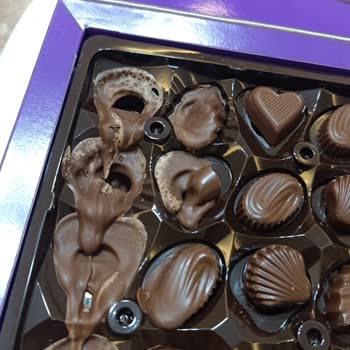 Ülker Buklet Kakaolu Çikolatanın Bayat Ve Aşırı Erimiş Olması