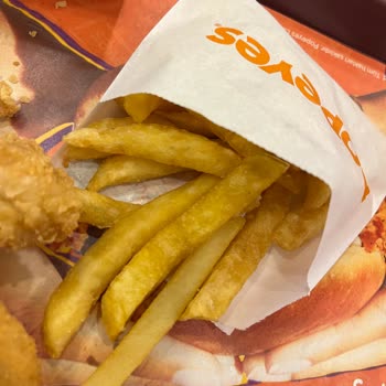 Eryaman Popeyes Şubesinde Çiğ Tavuk Ve Çürük Menü Şikayeti