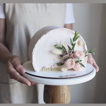 Onaylanan Gerçek Çiçekli Pasta Yerine Plastik Çiçek Kullanılması Ve İade Reddi