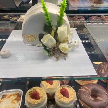 Onaylanan Gerçek Çiçekli Pasta Yerine Plastik Çiçek Kullanılması Ve İade Reddi