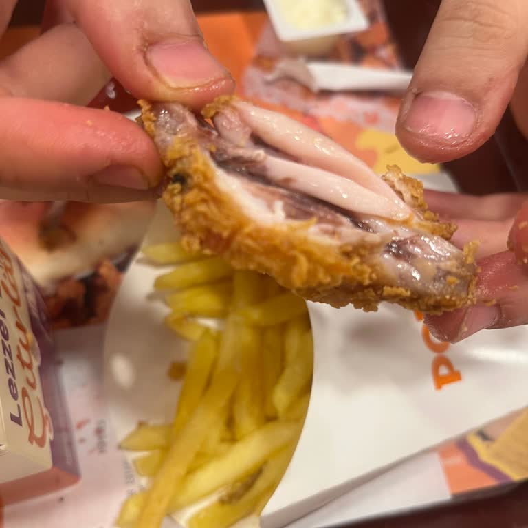 Kayaşehir Popeyes Şubesinde Çiğ Kanat Ve Soğuk Ürünler, Tam İade Talebi
