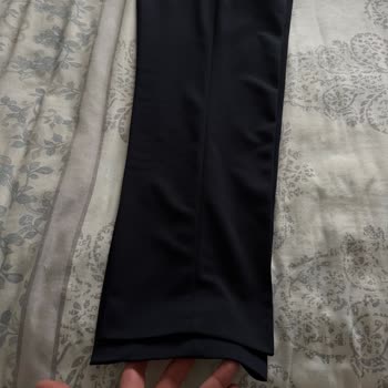 Kısa Paça Ve Yırtık Cep: Kiğılı Takım Elbisesinde Hatalı Ürün