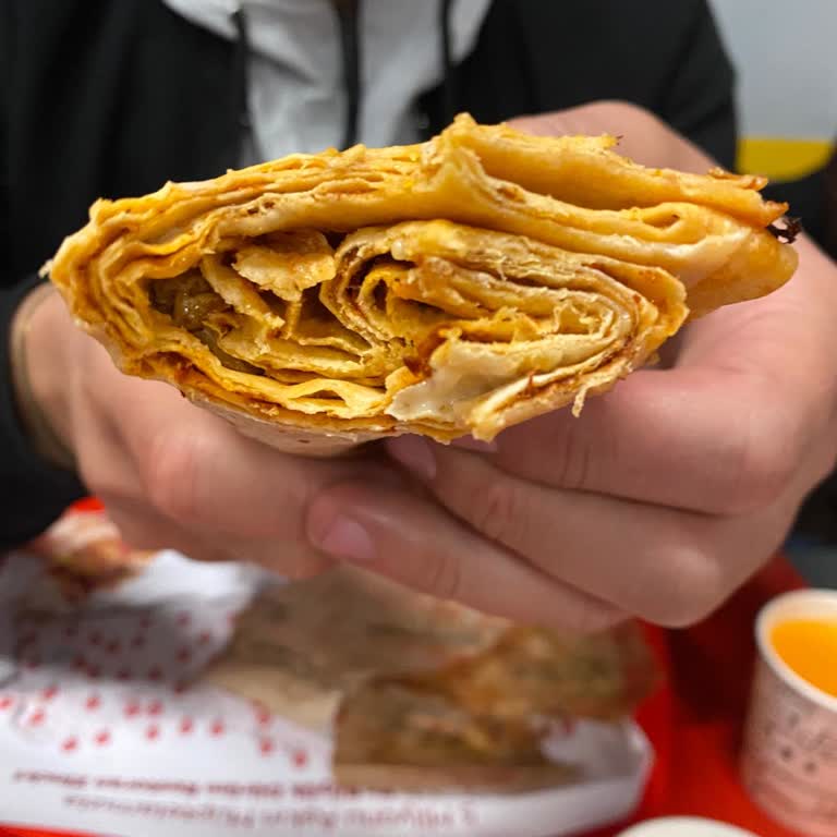 Hakkari Öncü Döner Şubesinde Kuru Dürüm Ekmekleri Ve Yetkili Bulunamaması