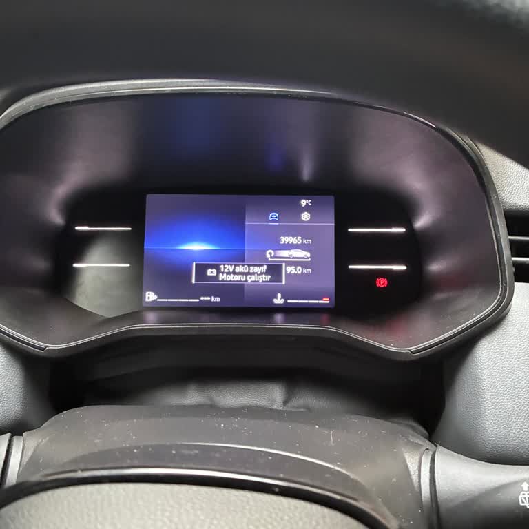 Renault Clio 5'te Sürekli Akü Uyarısı Ve Gösterge Sıfırlama Sorunu