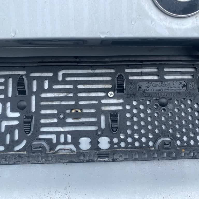 Yetkili Servislerde Plakalık Değişimi Sırasında Bagaj Kapağına Gereksiz Delik Açılması