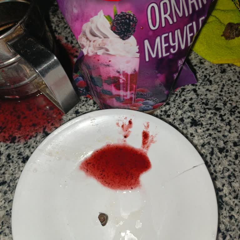 Superfresh Dondurulmuş Orman Meyvesinde Salyangoz Keşfi