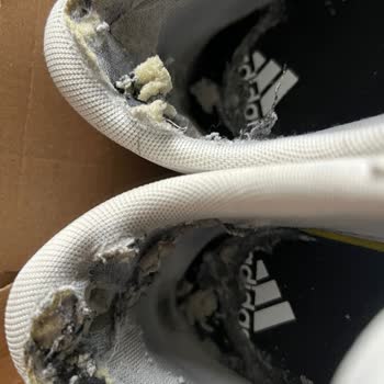 4 Ayda Deforme Olan Adidas Ayakkabım Ve Mağazanın Kullanıcı Hatası İddiası