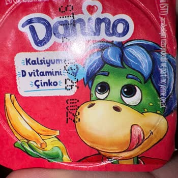Danone Tikveşli Danino Yoğurdun İçinde Siyah Bir Leke