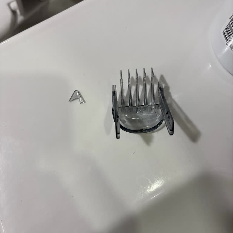 Teknosa'dan Alınan Tıraş Makinesinin Tarak Aparatı Kırıldı Ve Yedek Parça İsteniyor