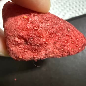 Pols Kurutulmuş Çilek Paketi İçinde Yabancı İplik Ve Bayat Doku