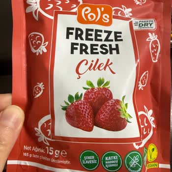 Pols Kurutulmuş Çilek Paketi İçinde Yabancı İplik Ve Bayat Doku