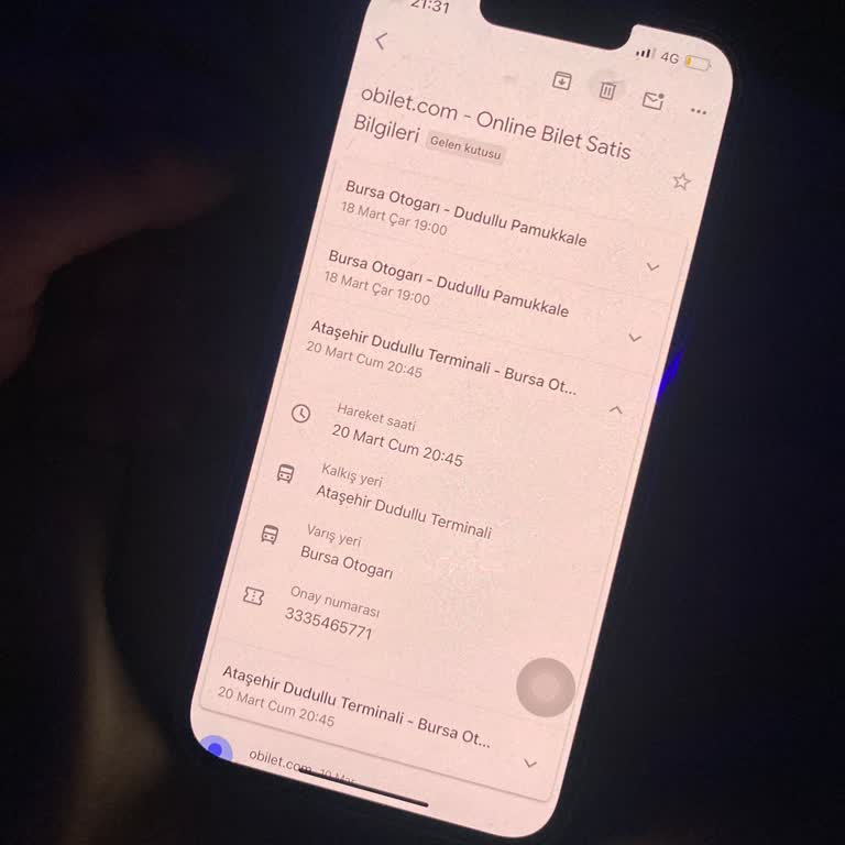 Direkt Sefer Sözünü Yalanlayan Ve Eski, Kirli Otobüsle Bebekli Aileyi Zor Duruma Soktu
