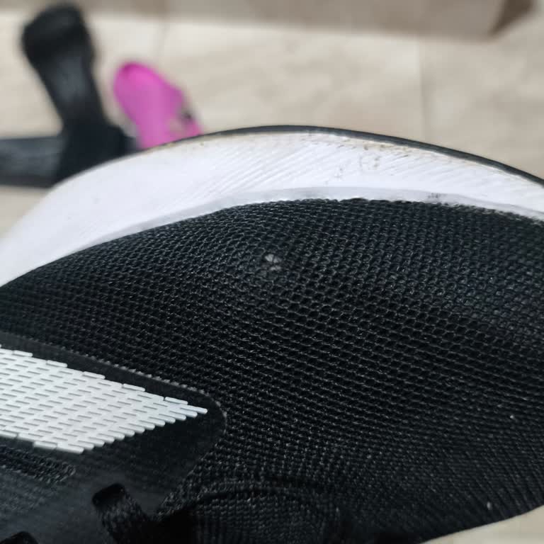 Adidas Ayakkabıda Kısa Sürede Açılan Ayak Parmağı Deformasyonu: Ürün Kalitesi Kabul Edilemez