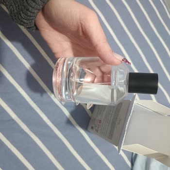 Karşıyaka DeFacto Mağazasından Boş Parfüm Aldım, Hemen Değişim İstiyorum