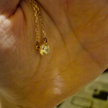 Swarovski Mağazasında 2 Yıllık Garanti Ve Ücretsiz Temizlik Sözü İhlali