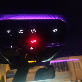 Mercedes SOS Sistemi Ekranı Kilitleyerek Aküyü Boşaltıyor