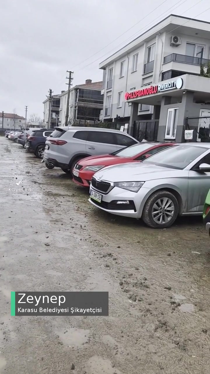 Sakarya Karasu Yenimahalle Sokakları Çamur Ve Çukur İçinde, Asfalt Yok videonun kapak resmi