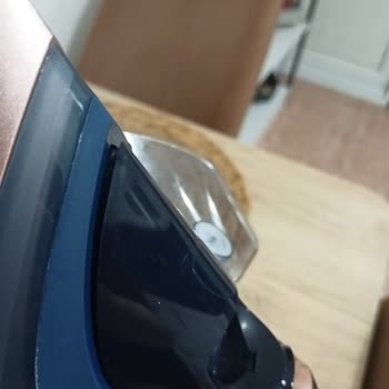 Philips Dst8050/20 Ütüsünde Ani Çatlama Ve Servis Geri Dönüşü Yok