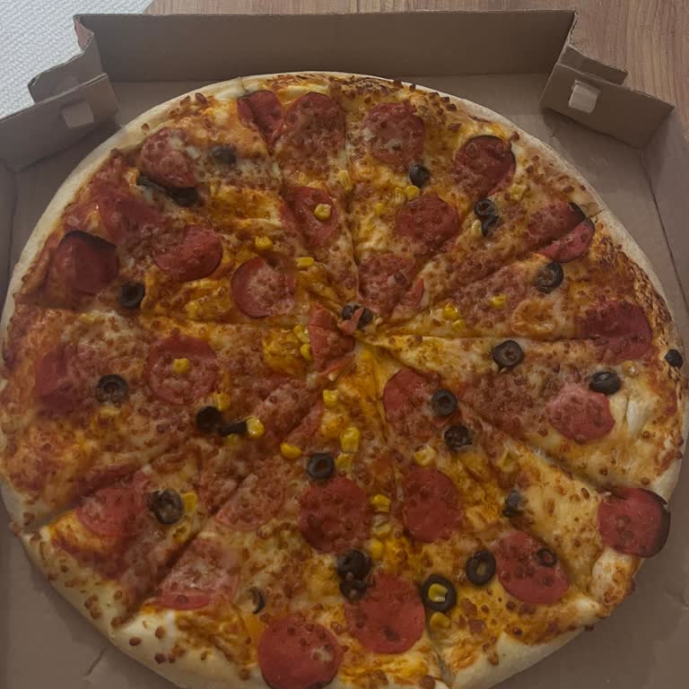 Domino's Şubesinde Uzun Bekleme, Soğuk Pizza Ve İade Talebi