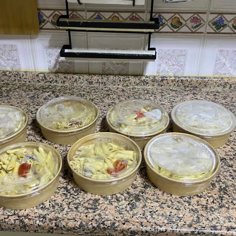 Wow Cafe Buca Şubesinde Makarnadan Gıda Zehirlenmesi ve Ücret İadesi Talebi