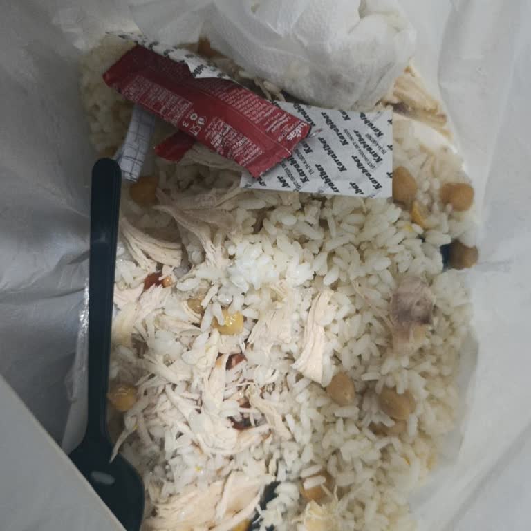 Bozulmuş Gıda Ve Cevapsız İade Talebi: Gala Kokoreç Bağcılar Güneşli Şubesi