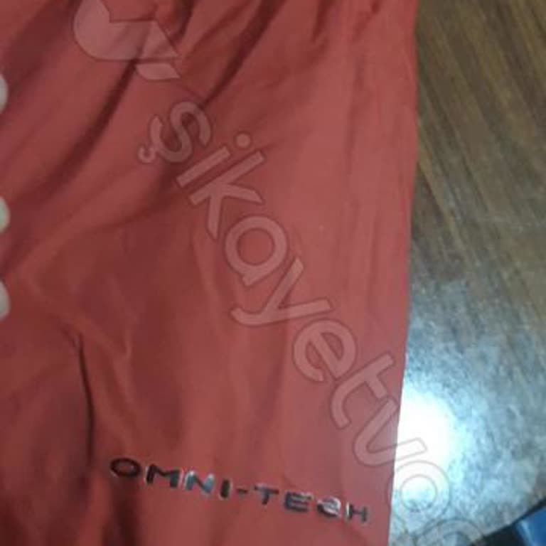 Omni-Tech Teknolojili Yağmurluk Su Geçiriyor, Satıcı İade Talebini Kullanıcı Hatası Gibi Reddediyor