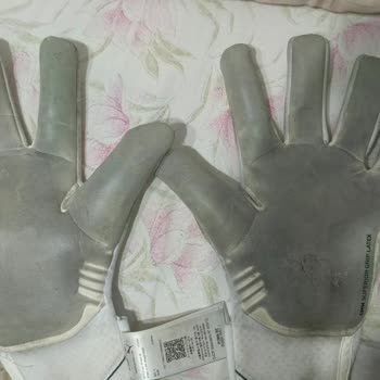 Puma Ultimate Hybrid Eldiveninde Kısa Sürede Latex Kopması