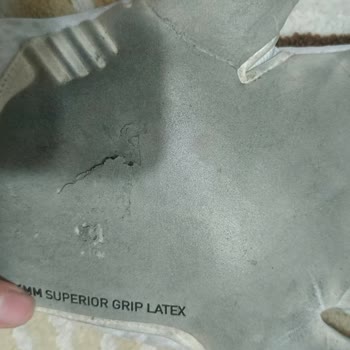 Puma Ultimate Hybrid Eldiveninde Kısa Sürede Latex Kopması